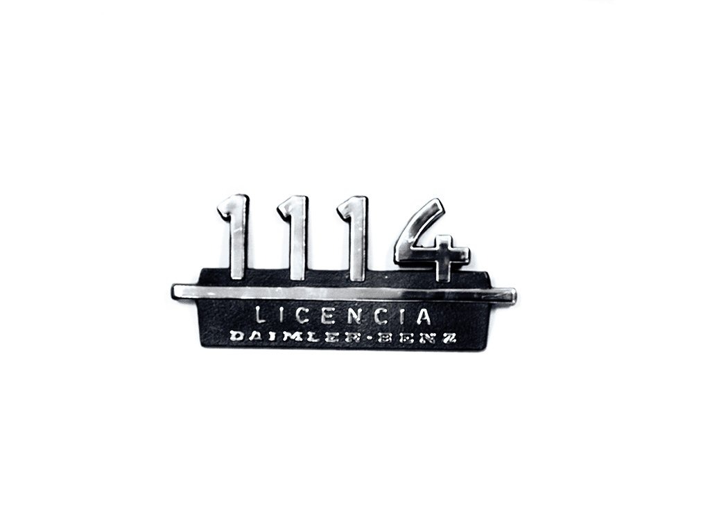 NUMERO O LEYENDA ADAPTABLE A PARA MERCEDES BENZ 1114 CON LICENCIA CROMADA PLASTICA